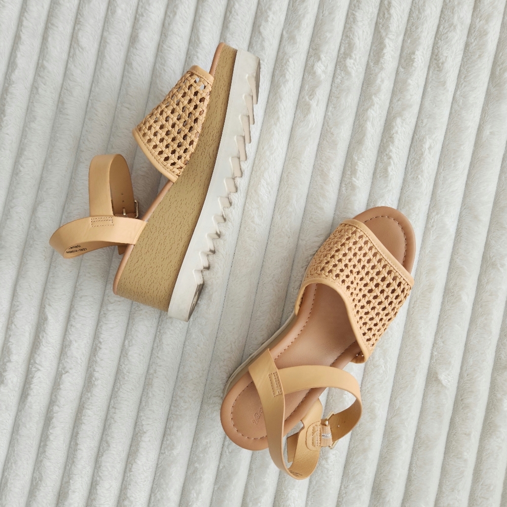 Women's Tan Woven Sandals
